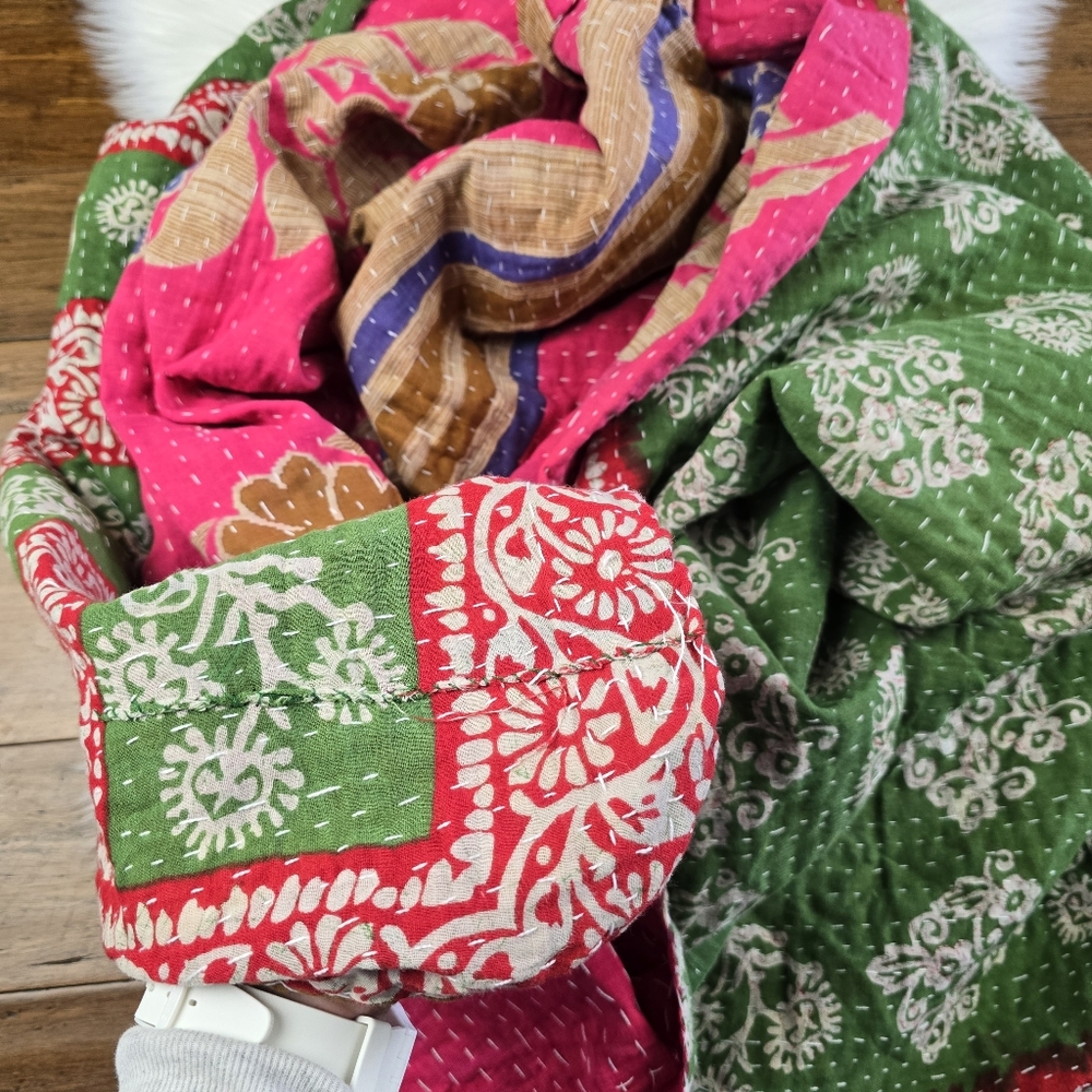 Kantha Quilted Blanket 55×85 - Picture 8 of 16